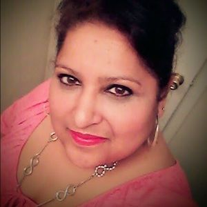 Meet your Posher, Esperanza